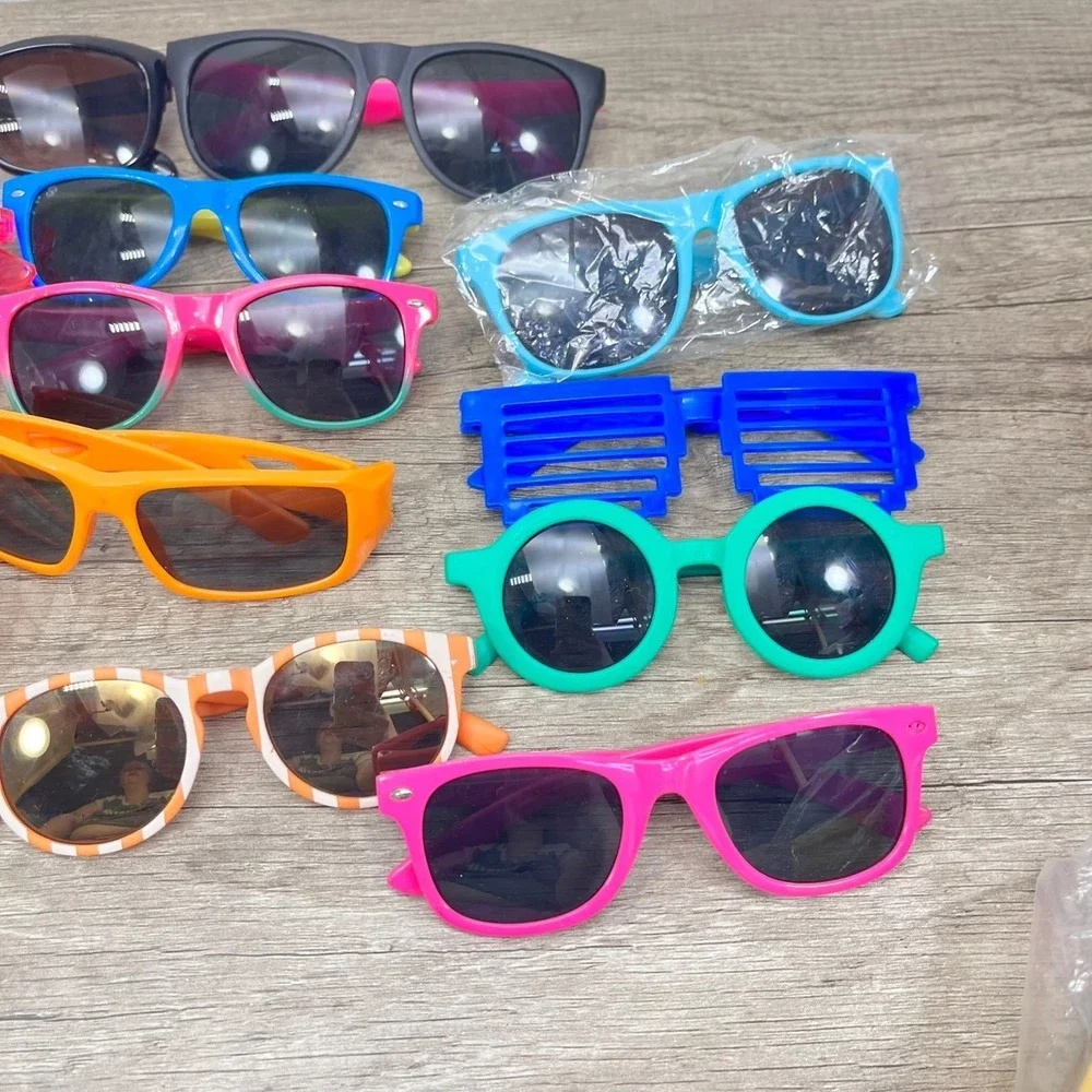 Sunglasses Lot of 14, Sizes range from toddler to young adult